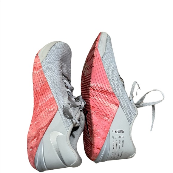 Pink and gray womens nike metcons 5 - Picture 3 of 7